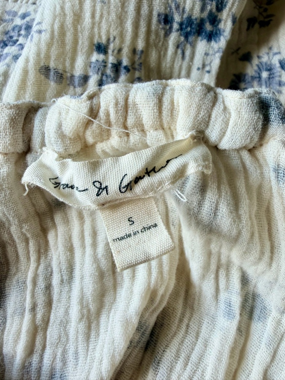 NWOT Cream & Blue Floral Midi Dress — Size Small - Picture 4 of 5